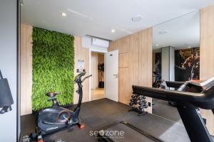 Sua estadia exclusiva com piscinas e jacuzzi a 500m da praia - ELF