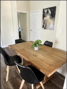 Comfort Awaits at Berkeley Bliss