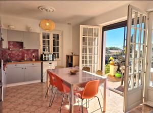 Maison familliale, vaste jardin proche mer et centre ville