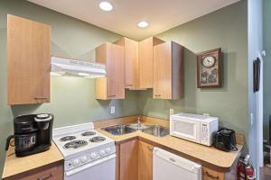 Suites On Chocolate - The Zoo