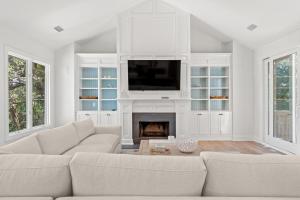 6 Surfsong Road by Akers Ellis Rentals