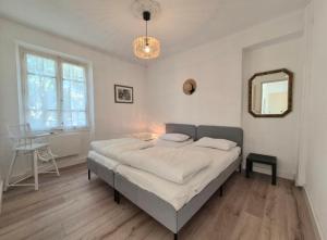 Maison familliale, vaste jardin proche mer et centre ville