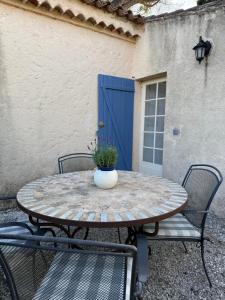 Maisons de vacances Le mazet du grand pin : photos des chambres