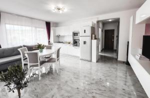 Apartament Florești