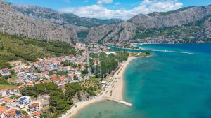 Villa Siete Luxury Living Just Steps from the Beach