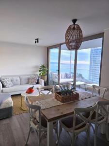 HOM I A estrenar en Renaca con vista al mar 3D2B