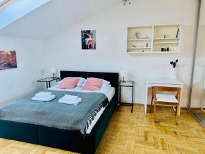 Luna Apartments