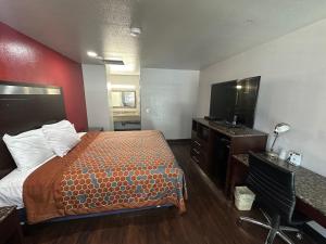 King Room room in Americas Best Value Inn Old Sacramento