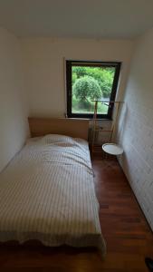 Cozy Garden Apartment near Train Station & Nature