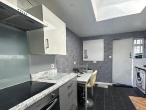 Cozy Double Room with Smart TV Near Hull City Centre