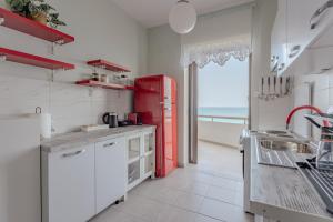 Eclectic Vintage Apartment- Sea View Perfection, Hersonissos, Crete