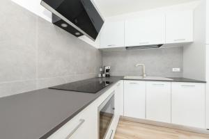 MGH- Ora del Garda Lakeview Apartment