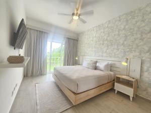 Luxury Apt with Pool Golf View in Hard Rock Golf