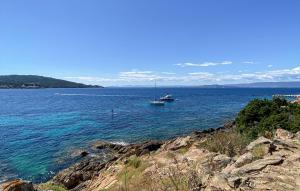 Stunning Home In Ile Du Levant - Hyères With Wifi