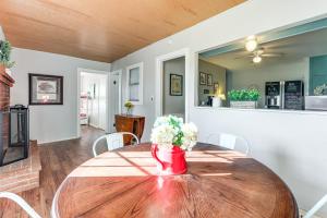 Farmhouse with Backyard Barn-Close River Access!