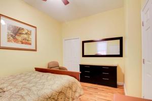 Downstairs 2BD, Downtown Savannah