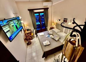 TRAVELLERS BEAUTIFUL ELEN Agios Gordios Sea