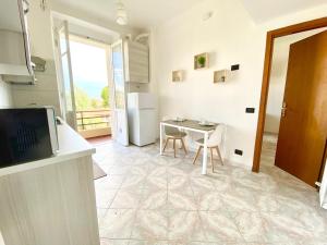 Free Parking, Near the Station