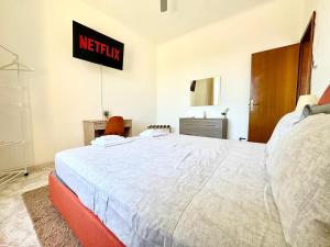 Free Parking, Near the Station