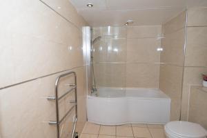 City Center, Free WiFi for Contractor, Family