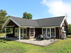 8 person holiday home in Hadsund-By Traum