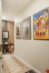 Stylish Western-Inspired Stay - Sleeps 6 - Near Stampede & Downtown
