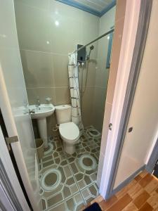 8-Door Room Apartment with Kitchenette and Air-Conditioned Individual Room