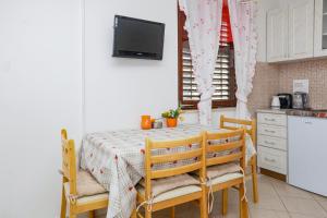 Apartments with parking space Biograd na Moru, Biograd - 21048