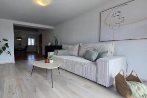 Family-friendly apartments with swimming pool Novigrad - 24585