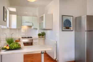 Family-friendly apartments with swimming pool Novigrad - 24585