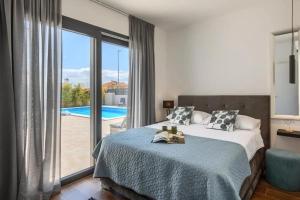 Family friendly house with a swimming pool Novigrad - 24613
