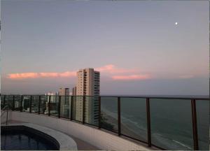 Apartamento em Boa Viagem - beira-mar 2 quartos - min 2 diarias