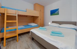 Beach Front Apartment In Povljana 