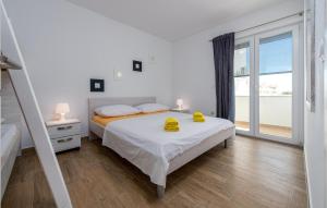 Nice Apartment In Povljana With Wifi