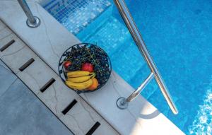 Awesome Home In Blato