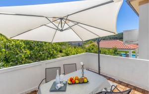 Cozy Apartment In Kampor With Wifi