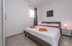 2 Bedroom Amazing Apartment In Povljana