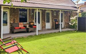 2 Bedroom Cozy Home In Nowe Warpno