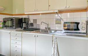 1 Bedroom Amazing Home In Klintehamn