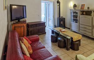 Maisons de vacances Awesome Home In Goult : photos des chambres