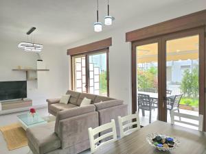 Villa in Gjiri Lalzit by Rock Beach