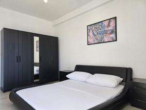 Apartment in Saranda with Stunning Sea Views