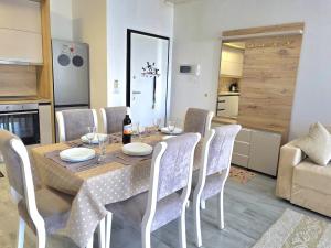 Spacious Coastal Apartment in Golem Durres