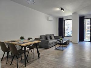 Cozy Seaside Apartment in Saranda