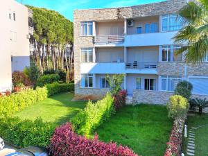 Apartment in Gjiri i Lalzit near Sandy Beach