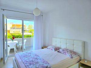 Apartment in Gjiri i Lalzit near Sandy Beach