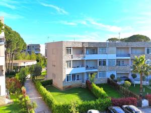 Apartment in Gjiri i Lalzit near Sandy Beach