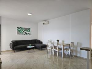 Apartment in Saranda with Sea Views