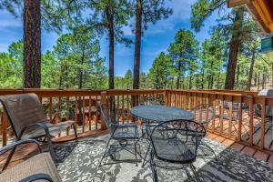 15 Mi to Ski Apache Getaway with Balcony in Ruidoso - 3hvězdičkové hotely ve městě Ruidoso