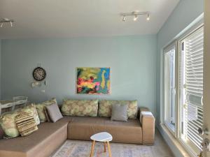 Apartment near Elements Beach with Pool